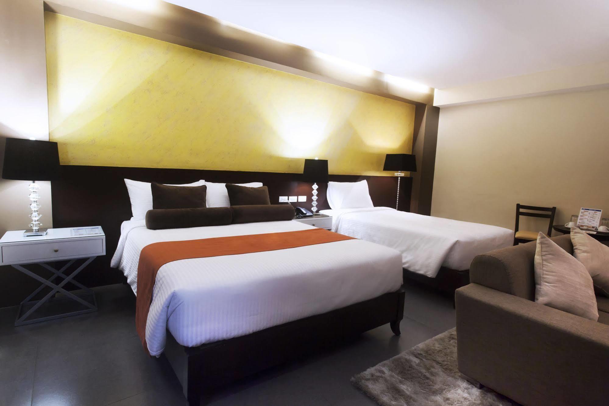 Grace Crown Hotel Анхелес Экстерьер фото