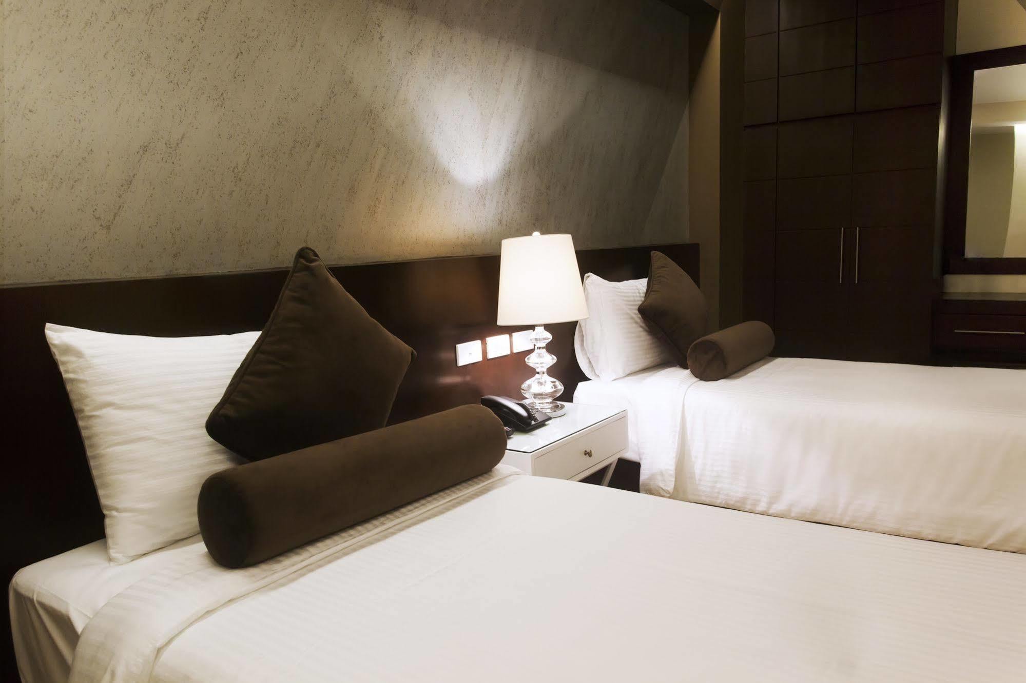 Grace Crown Hotel Анхелес Экстерьер фото