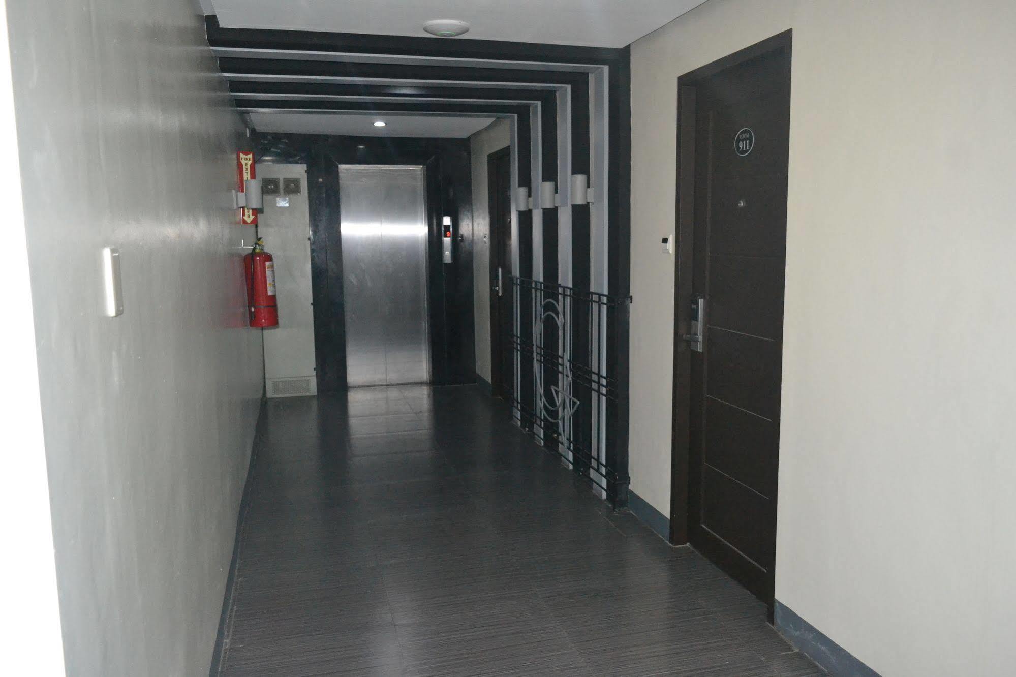 Grace Crown Hotel Анхелес Экстерьер фото